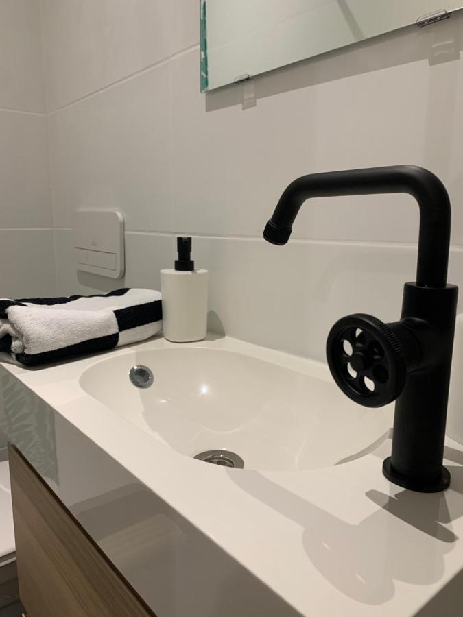 A 2 Pas Du Vieux Port Charmant T2 Apartment Marseille Luaran gambar