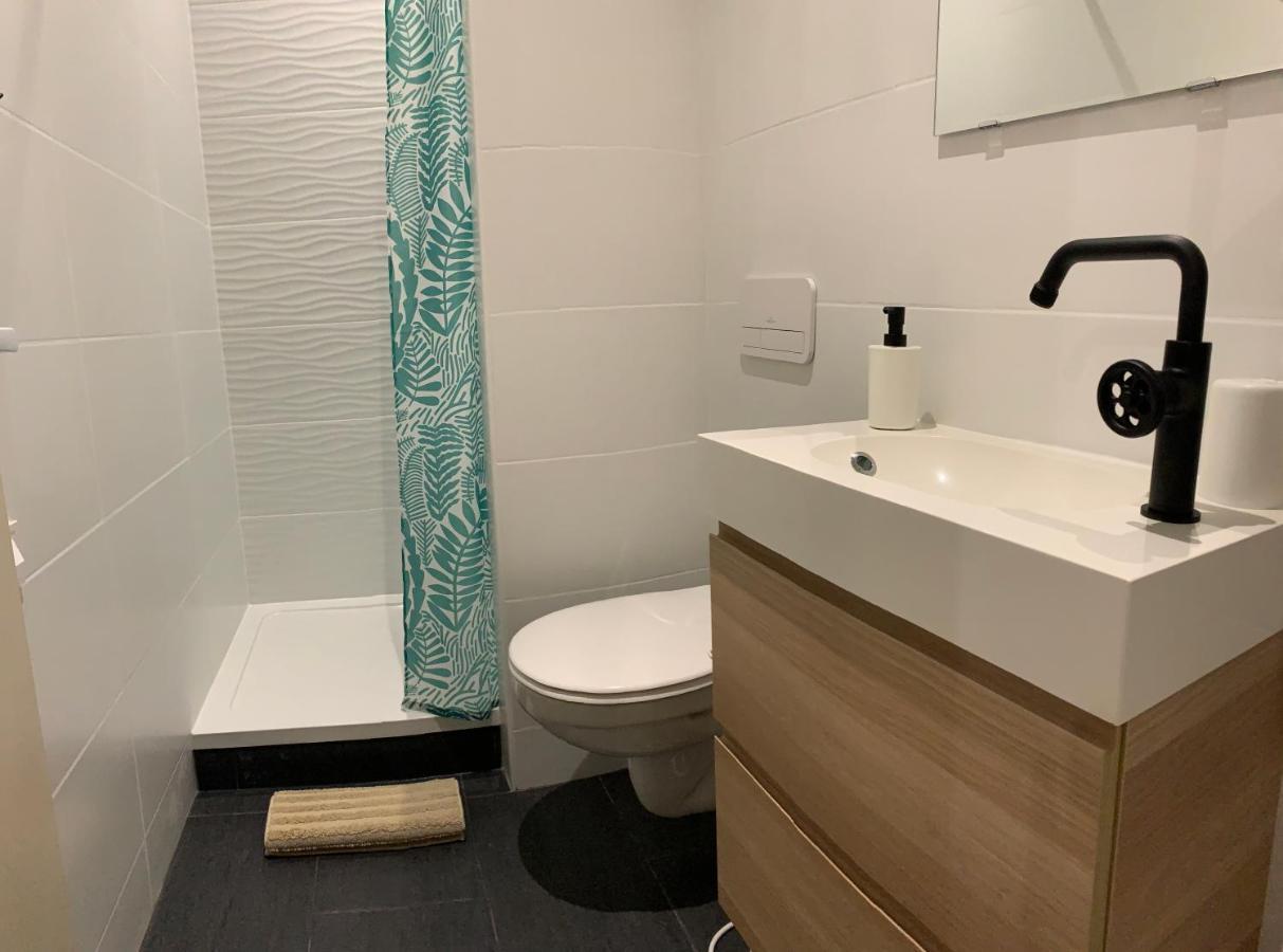 A 2 Pas Du Vieux Port Charmant T2 Apartment Marseille Luaran gambar